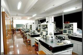 光学与光电子技术实验室